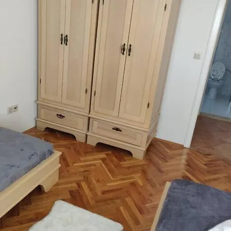 Lejlighed Navi Apartment, Seaview