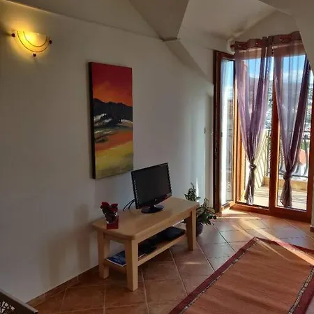 Navi Apartment, Seaview