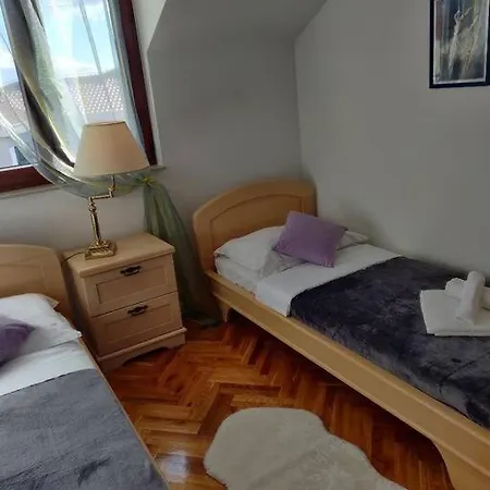 Navi Apartment, Seaview