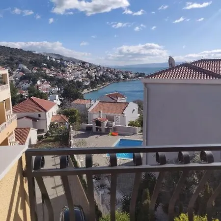 Navi Apartment, Seaview Apartman *