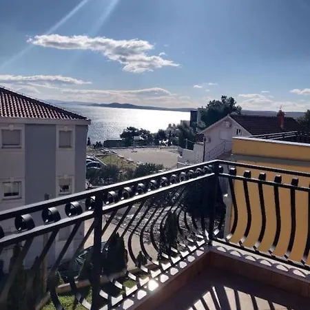 Navi Apartment, Seaview Apartman Trogir